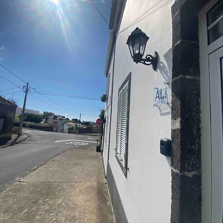 Casa Santo Antonio *