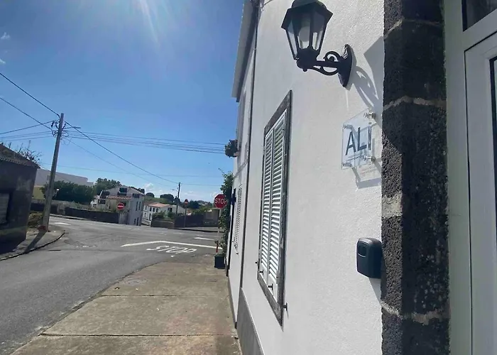 Casa Santo Antonio *